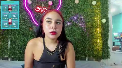Snapshot of salome_domi chatting on 12/15/24, 08:25 salome online show from 12/15/24, 08:25
