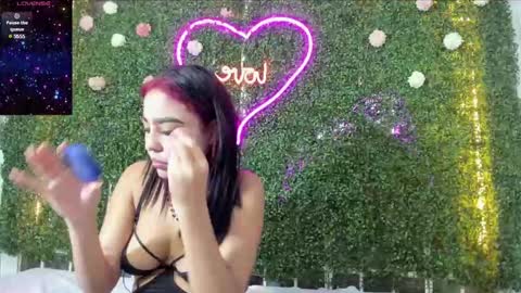 Snapshot of salome_domi chatting on 12/22/24, 08:25 salome online show from 12/22/24, 08:25