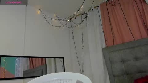 Snapshot of salome_domi chatting on 01/09/25, 09:58 salome online show from 01/09/25, 09:58