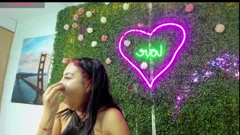 Snapshot of salome_domi chatting on 01/19/25, 04:36 salome online show from 01/19/25, 04:36