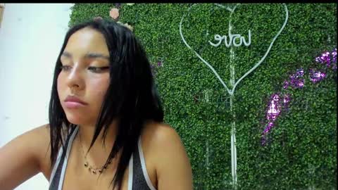 Snapshot of salome_domi chatting on 02/02/25, 08:19 salome online show from 02/02/25, 08:19