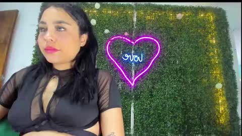 Snapshot of salome_domi chatting on 02/12/25, 11:51 salome online show from 02/12/25, 11:51