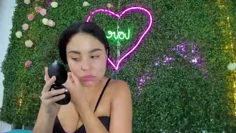 Snapshot of salome_domi chatting on 02/24/25, 05:31 salome online show from 02/24/25, 05:31