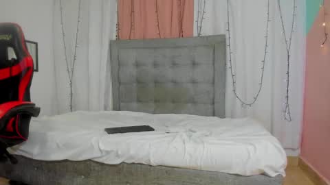 Snapshot of salome_domi chatting on 02/27/25, 12:21 salome online show from 02/27/25, 12:21