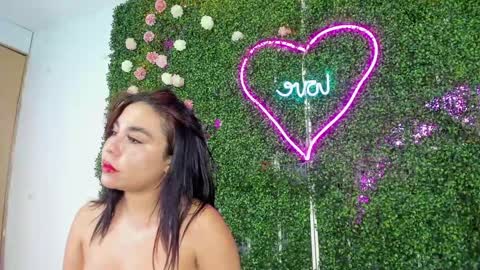 Snapshot of salome_domi chatting on 02/28/25, 07:03 salome online show from 02/28/25, 07:03