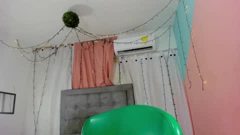 Snapshot of salome_domi chatting on 09/10/25, 08:31 salome online show from 09/10/25, 08:31