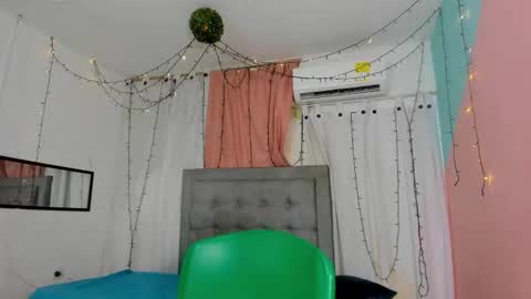 Snapshot of salome_domi chatting on 09/11/25, 06:41 salome online show from 09/11/25, 06:41