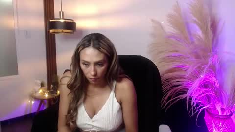 Snapshot of salome_drasin chatting on 09/27/25, 01:43 salome_drasin online show from 09/27/25, 01:43