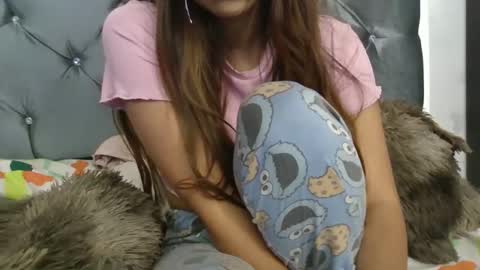 Snapshot of salome_parra21 chatting on 05/21/26, 03:02 salome_parra21 online show from 05/21/26, 03:02