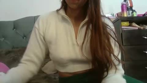 Snapshot of salome_parra21 chatting on 05/31/26, 03:47 salome_parra21 online show from 05/31/26, 03:47