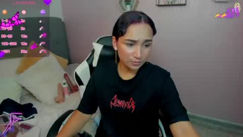 Snapshot of salome_rojas_ chatting on 07/26/26, 04:25 Salome online show from 07/26/26, 04:25