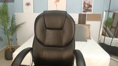 Snapshot of salome_veles chatting on 07/29/26, 05:33 salome_veles online show from 07/29/26, 05:33