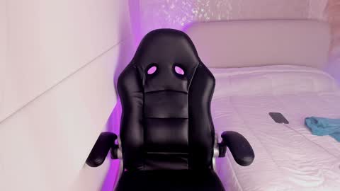 salo online show from 12/17/24, 03:39