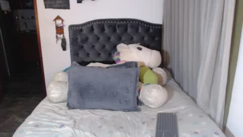 yenny online show from 04/03/26, 03:15