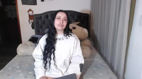 yenny online show from 04/18/26, 03:21