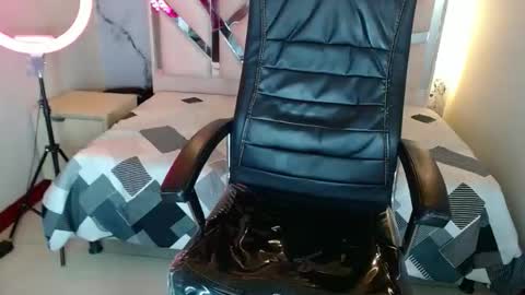 salomemilf202 online show from 10/04/25, 03:37