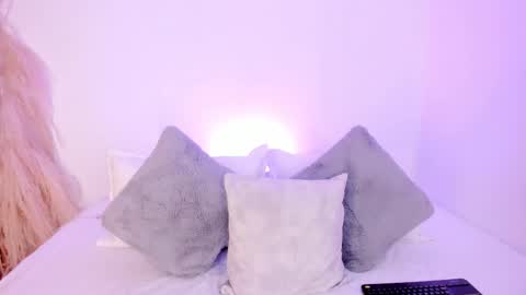 Salome online show from 11/29/25, 11:19