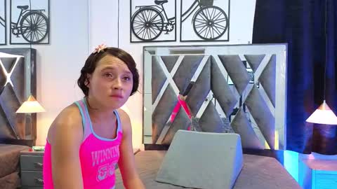 Snapshot of salomewilson chatting on 01/10/26, 08:54 salomewilson online show from 01/10/26, 08:54