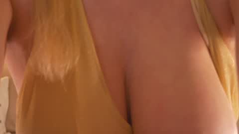 IsaBella-  online show from 01/02/25, 10:01