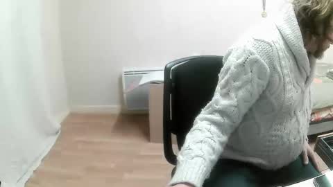 Snapshot of saltimbanquier chatting on 02/10/25, 07:36 Saltimbanquier Salt ou Banquier online show from 02/10/25, 07:36