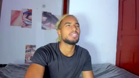 Snapshot of salvatore_amator chatting on 06/10/26, 04:01 salvatore_amator online show from 06/10/26, 04:01