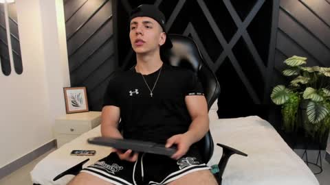 SALVATORE online show from 02/06/25, 02:48