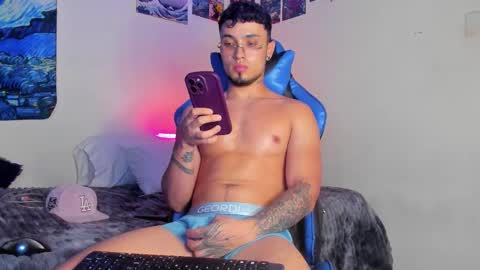   online show from 12/03/25, 01:02