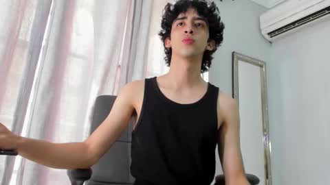 Snapshot of salvatore_monterey chatting on 02/15/25, 06:23 salvatore online show from 02/15/25, 06:23