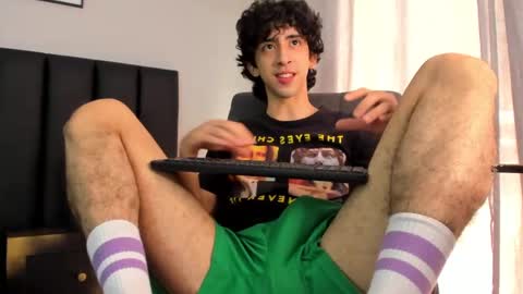 Snapshot of salvatore_monterey chatting on 02/27/25, 02:43 salvatore online show from 02/27/25, 02:43