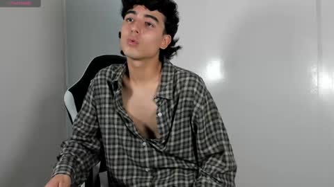 salvatore_montt online show from 03/02/25, 12:53