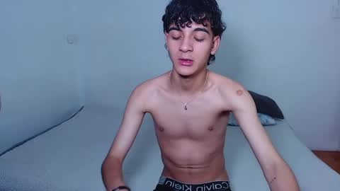 Snapshot of sam__cute chatting on 10/30/25, 06:37 sam__cute online show from 10/30/25, 06:37