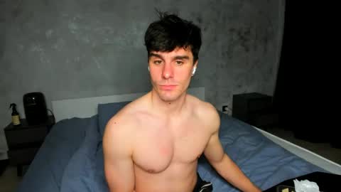 Snapshot of sam_huston18 chatting on 05/20/26, 09:43 BACK IN 2 WEEKS online show from 05/20/26, 09:43