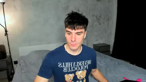Snapshot of sam_huston18 chatting on 06/03/26, 02:58 BACK IN 2 WEEKS online show from 06/03/26, 02:58