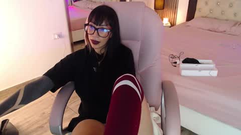 SAM MANSON online show from 02/11/25, 06:22