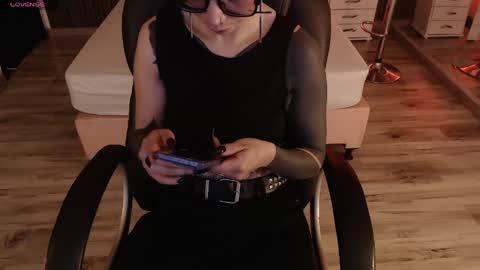 SAM MANSON online show from 04/18/26, 07:07