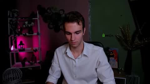 Sam online show from 11/18/25, 09:08