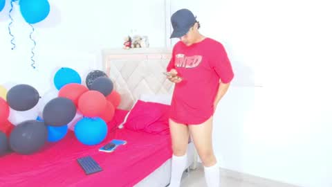 sam_tnt9 online show from 06/18/26, 11:03
