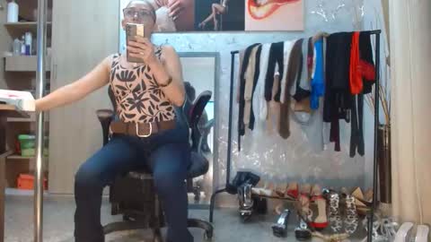 Snapshot of samanta_brownn_ chatting on 04/25/26, 11:13 samanta online show from 04/25/26, 11:13