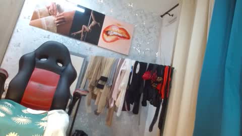 Snapshot of samanta_brownn_ chatting on 05/04/26, 11:06 samanta online show from 05/04/26, 11:06