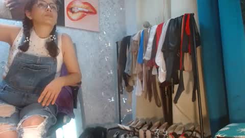 Snapshot of samanta_brownn_ chatting on 05/11/26, 11:05 samanta online show from 05/11/26, 11:05