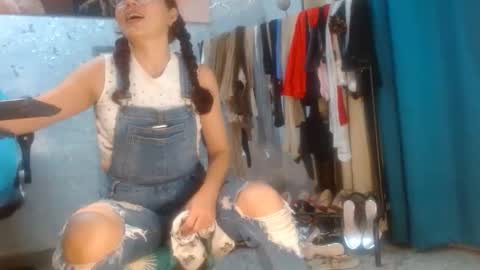 Snapshot of samanta_brownn_ chatting on 06/04/26, 11:16 samanta online show from 06/04/26, 11:16