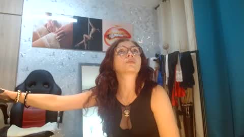Snapshot of samanta_brownn_ chatting on 06/15/26, 11:23 samanta online show from 06/15/26, 11:23