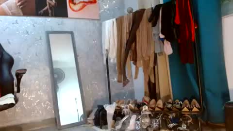 Snapshot of samanta_brownn_ chatting on 07/01/26, 11:23 samanta online show from 07/01/26, 11:23