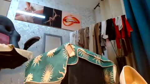 Snapshot of samanta_brownn_ chatting on 07/06/26, 03:03 samanta online show from 07/06/26, 03:03