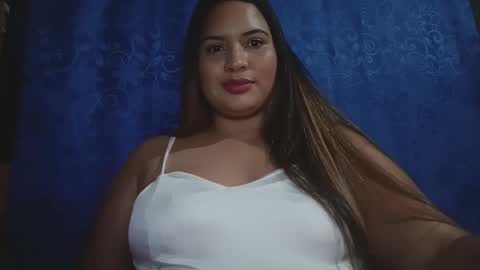 Snapshot of samantacurvy_ chatting on 12/16/25, 05:12 SAMANTA online show from 12/16/25, 05:12