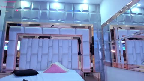 S A M A N T A   online show from 01/15/25, 08:41