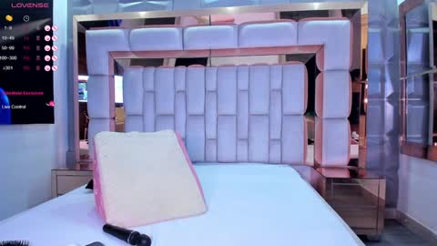 S A M A N T A   online show from 01/21/25, 06:33