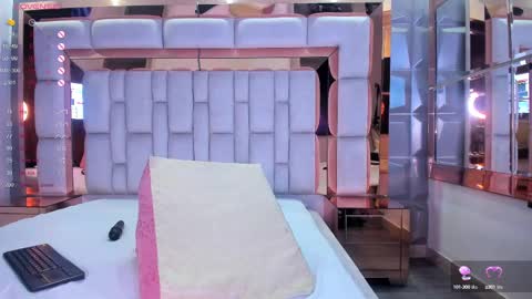 S A M A N T A   online show from 02/11/25, 09:42