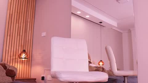 samantavazquez online show from 12/05/25, 12:47