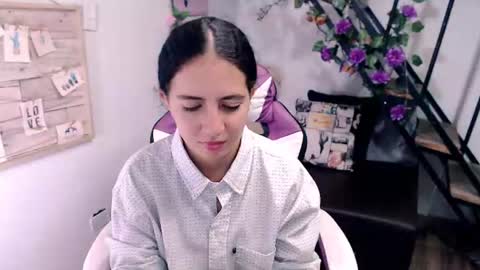 Snapshot of samantha2girl chatting on 06/11/26, 05:44 samantha online show from 06/11/26, 05:44